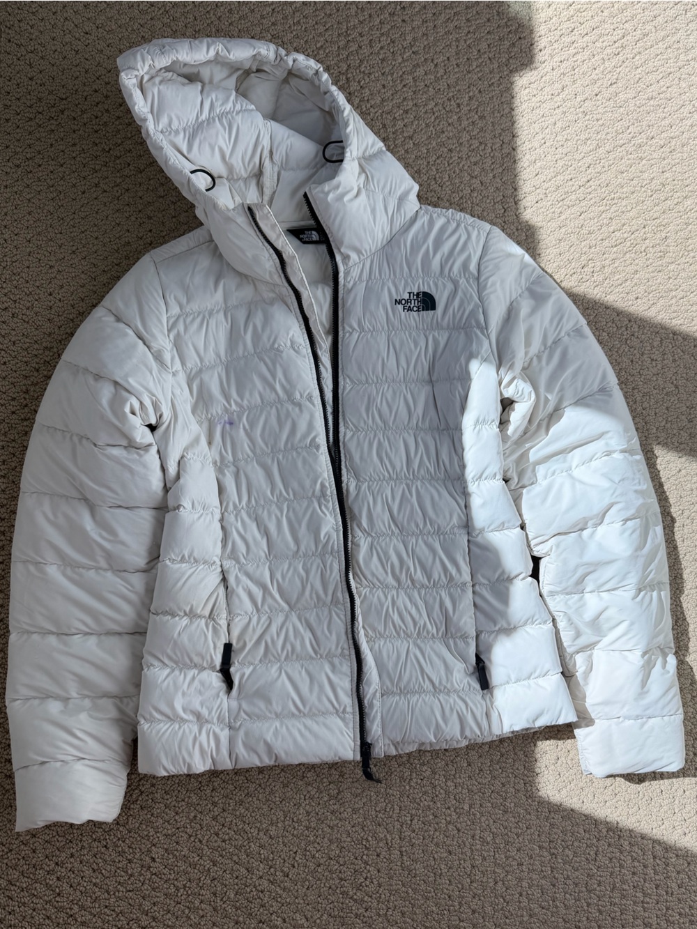 The North Face Women's White Quilted Puffer Jacket with Hood